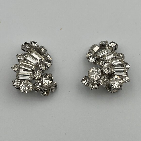 Vintage Kramer Of NY Rhinestone Clip Earrings Baguette Marquise Silver Tone EUC - Picture 2 of 6